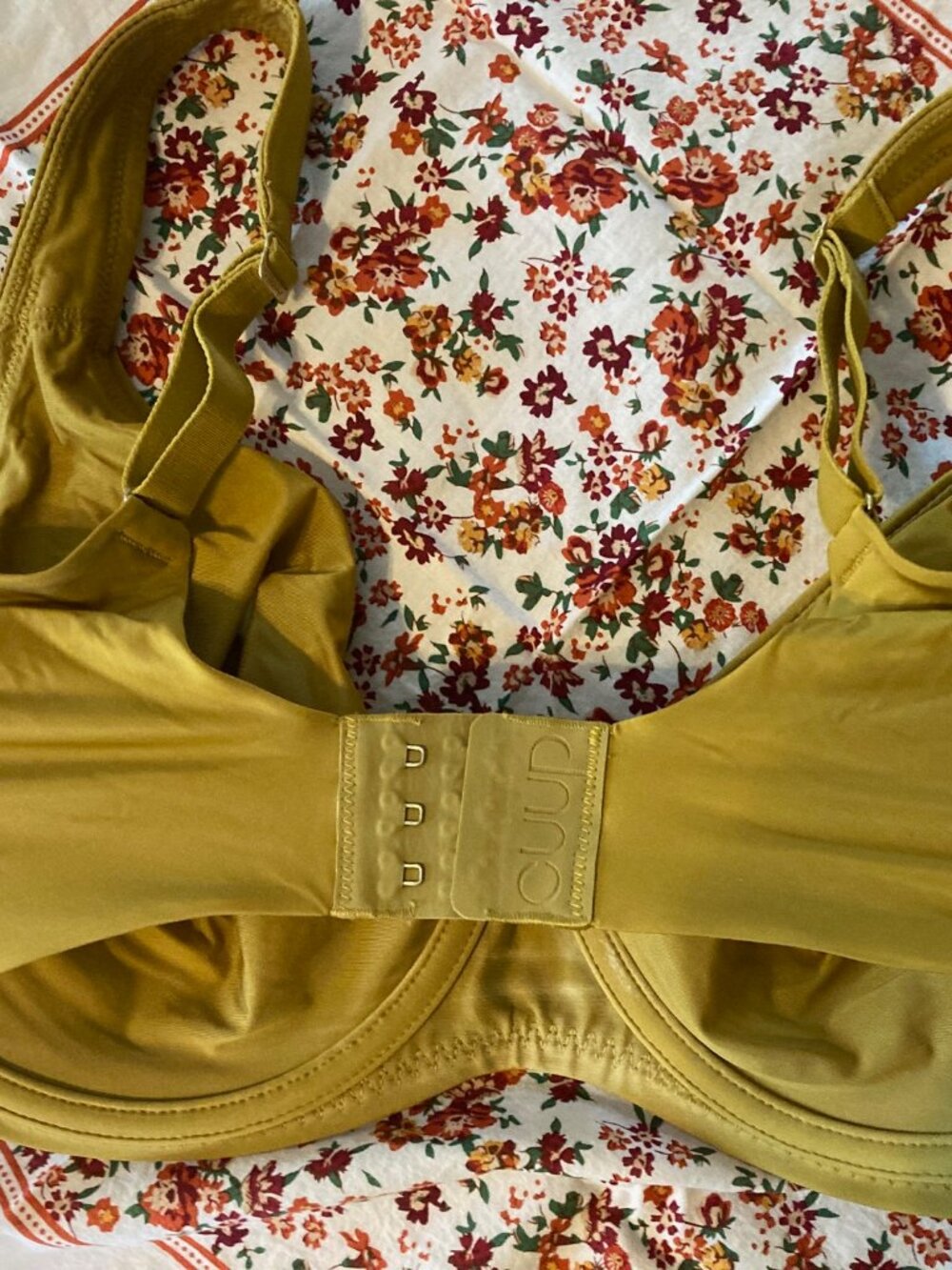 I am selling a 34 G CUUP Bra in an Antique Gold Color - Picture 3 of 3